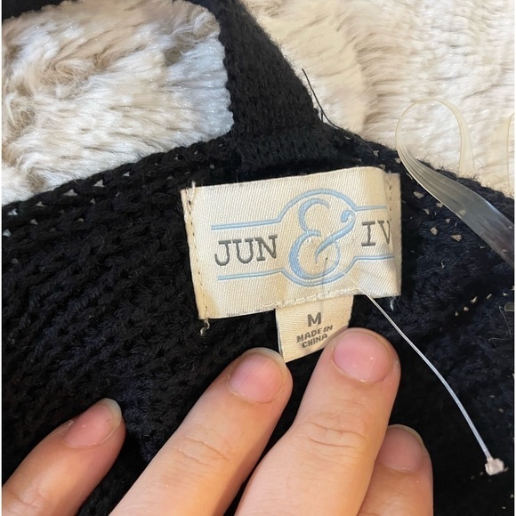 Great black Jun & ivy sweater medium - Picture 2 of 7